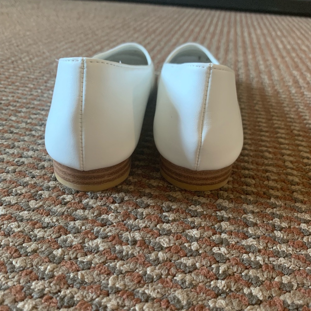 White flats - Picture 3 of 7